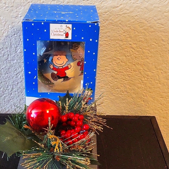 🌲 HALLMARK🌲 A Charlie Brown Christmas Ornament - Picture 5 of 7